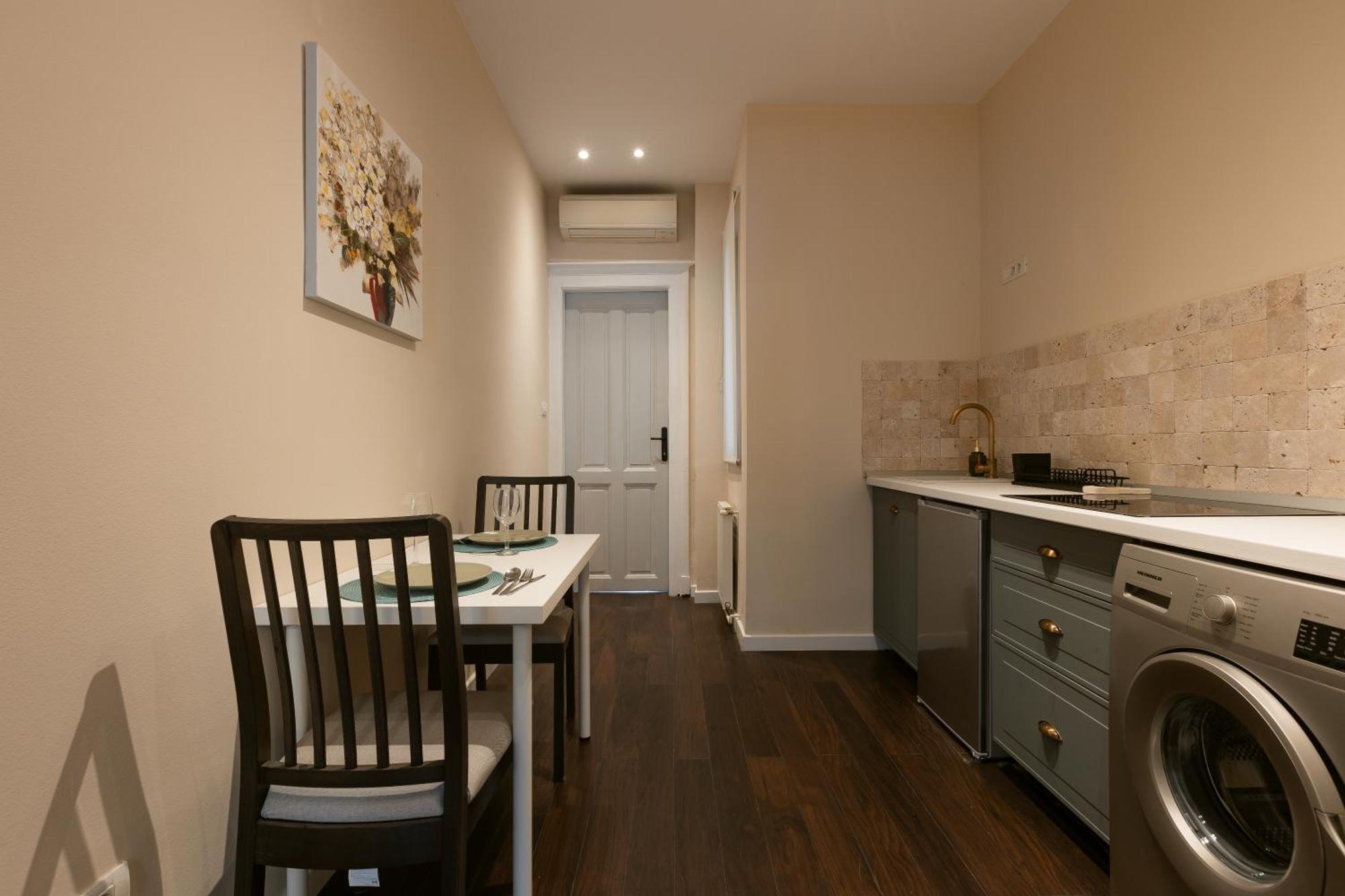 Central Charm - 2Br Apartment 티미쇼아라 외부 사진