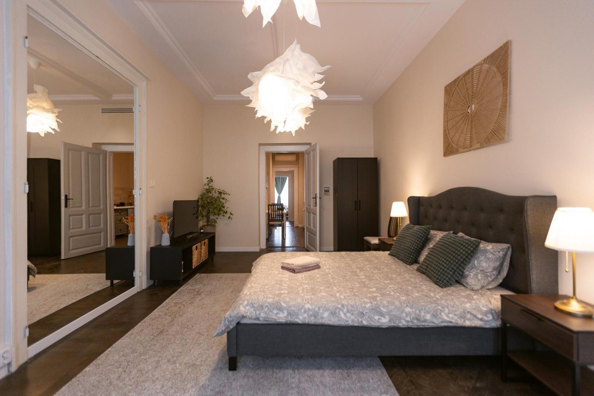 Central Charm - 2Br Apartment 티미쇼아라 외부 사진